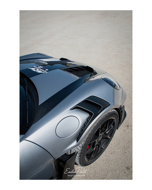 Détail de la prise d'air et du toit carbone de la Porsche GT3 RS