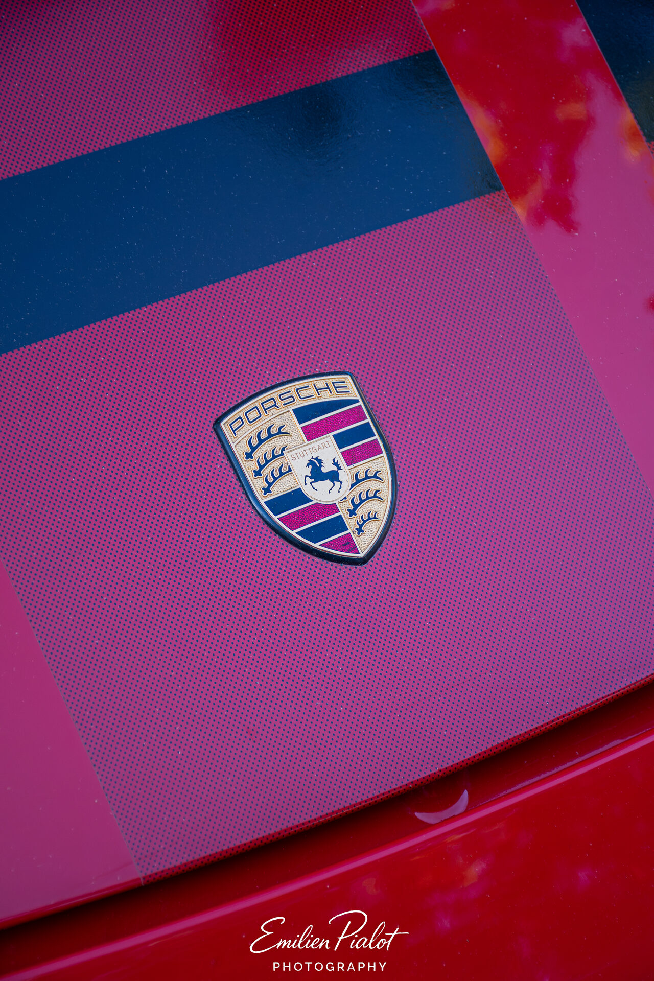 Détail roue et étrier rouge de la Porsche Cayman
